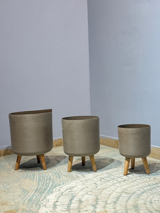 Tripod Planter in Charcoal Color